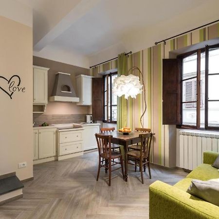 The Hobbit Guelfa Apartment ฟลอเรนซ์ ภายนอก รูปภาพ